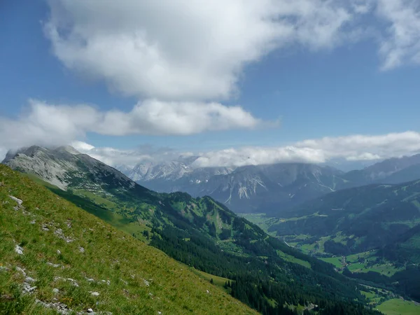 Caminhadas Montanha Pelos Alpes Ammergau Tirol Áustria — Fotografia de Stock