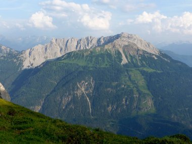 Grubigstein ve Gartnerwand dağlarına dağ yürüyüşü turu, Tyrol, Avusturya