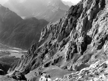 Heinrich-Noe-Steig ferrata üzerinden Karwendelspitze Dağı, Bavyera, Almanya