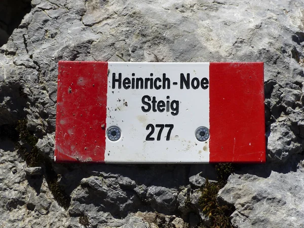 Sign Post Heinrich Noe Steig Ferrata Karwendelspitze Mountain Bavaria Germany — Stock Photo, Image