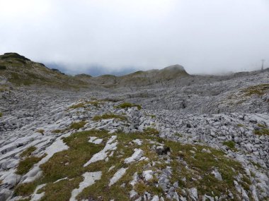 Sonbaharda Allgau Alpleri, Bavyera, Almanya 'da Hoher Ifen dağı turu