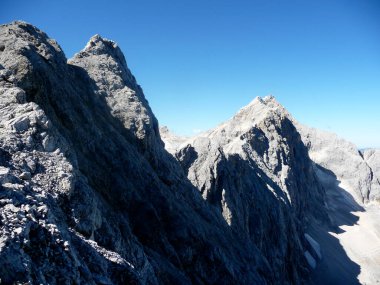 Jubilaumsgrat 'ta dağ manzarası, Zugspitze Dağı, Almanya