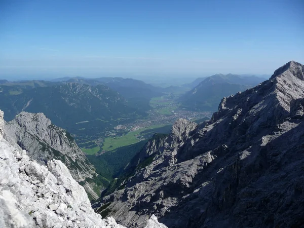 Bergblick Auf Berühmte Kletterroute Vom Jubilaumsgrat Zur Zugspitze Bayern Deutschland — Stockfoto
