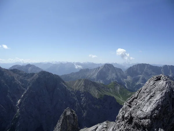 Vista Montaña Famosa Ruta Escalada Jubilaumsgrat Montaña Zugspitze Baviera Alemania —  Fotos de Stock