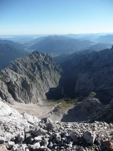 Vista Montanha Famosa Rota Escalada Jubilaumsgrat Para Montanha Zugspitze Alemanha — Fotografia de Stock