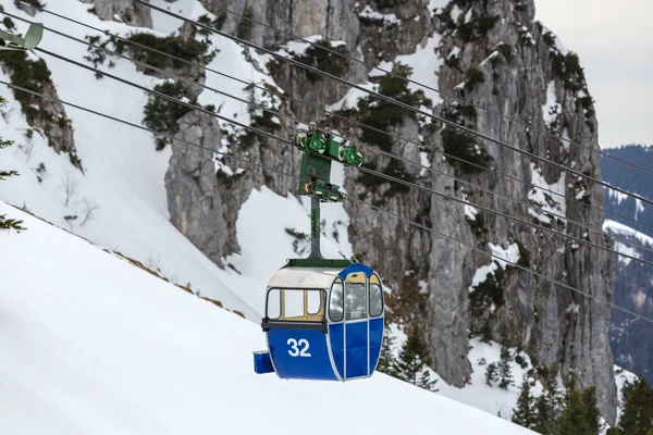 Niebieska Gondola Kampenwand Bawaria Niemcy Czas Zimowy — Zdjęcie stockowe