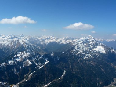 Avusturya 'nın Tyrol kentindeki Kohlbergspitze dağında yürüyüş turu