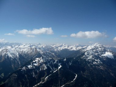 Avusturya 'nın Tyrol kentindeki Kohlbergspitze dağında yürüyüş turu