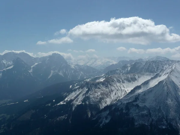 ハイキングツアーオーストリアのチロルにあるKohlbergspitze山 — ストック写真