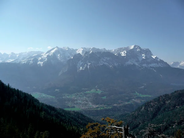 Alpspitze Και Zugspitze Βουνά Την Άνοιξη Βαυαρία Γερμανία — Φωτογραφία Αρχείου