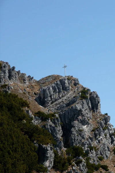 Cúpula Cruzada Montanha Kramerspitze Baviera Alemanha Primavera — Fotografia de Stock