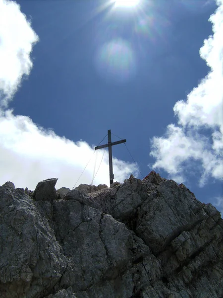 Самітський Хрест Альпшпітце Гарміш Партенкірхені Баварія Німеччина Навесні — стокове фото
