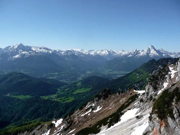 春にドイツ バイエルン州のベルヒテスガデナー ホシュトロン山のフェラータ経由 — ストック写真