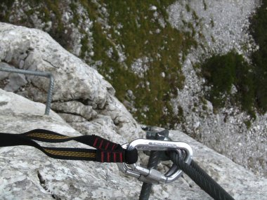 Ferrata dağcılık rotası üzerinden Piding, Chiemgau Bavyera, Almanya sonbaharda