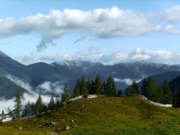 Ferrata Ved Den Høje Bjergsø Seebensee Tajakopf Bjerget Tyrol Østrig - Stock-foto