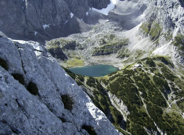 Yaz Aylarında Drachensee Tajakante Tyrol Avusturya Daki Yüksek Dağ Kıyısındaki — Stok fotoğraf