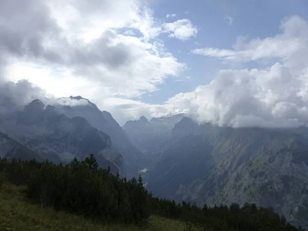 Περιήγηση Ορειβασία Στην Καλύβα Meilerhuette Στη Βαυαρία Γερμανία Την Άνοιξη — Φωτογραφία Αρχείου