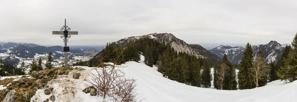 Gipfelkreuz Des Schweinsbergs Bayern Winterliches Bergpanorama — Stockfoto