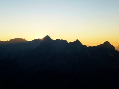 Dağ yürüyüşü turu Partenkirchner Dreitorspitze Dağı, Bavyera, Almanya
