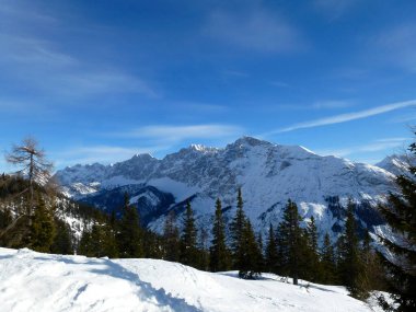 Pleisenspitze dağına kış yürüyüşü turu, Tyrol, Avusturya