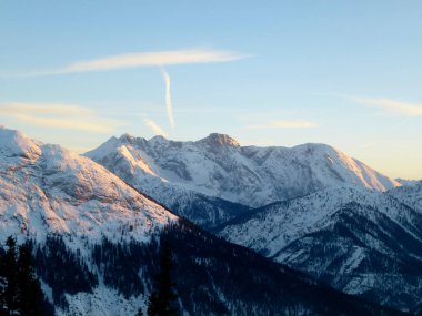 Pleisenspitze dağına kış yürüyüşü turu, Tyrol, Avusturya