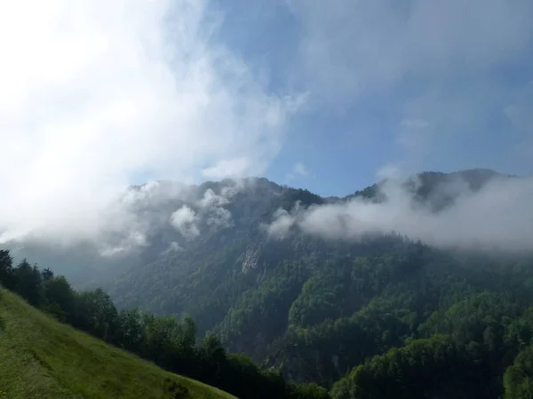 夏季在奥地利蒂罗尔的Pyramidenspitze登山之旅 — 图库照片