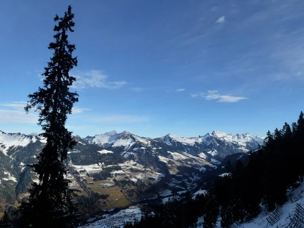 Randonnée Hivernale Vers Montagne Hoher Frassen Raggal Autriche — Photo