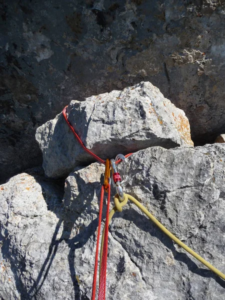 Sicherung Für Das Alpine Bergsteigen — Stockfoto