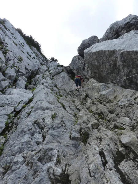 Alpinista Montanha Scheffauer Ferrata Tirol Áustria — Fotografia de Stock