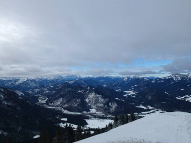 Almanya, Bavyera 'daki Schonberg dağına kış yürüyüşü turu