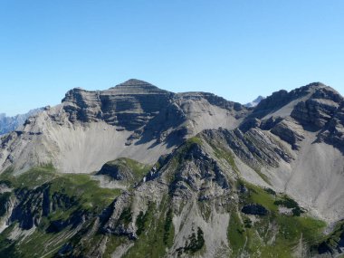 Yaz mevsiminde Almanya, Bavyera 'da Schottelkarspitze Dağı' nda yürüyüş turu