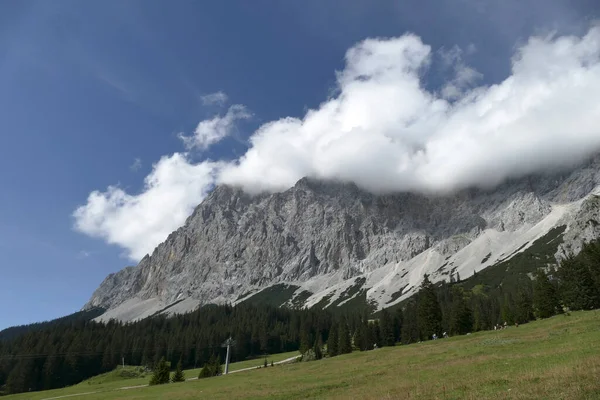 Vista Montanha Zugspitze Com Lago Seebensee Primeiro Plano Tirol Áustria — Fotografia de Stock