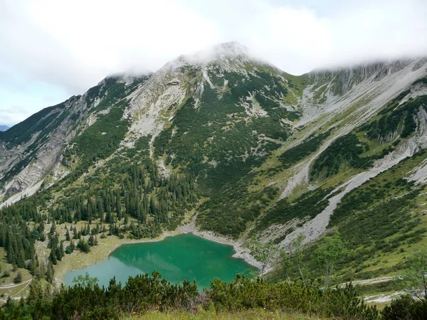 德国巴伐利亚Soiernspitze山的Soiernsee湖 — 图库照片