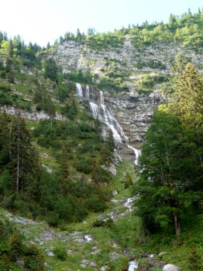 Soiernspitze dağında şelale, Bavyera, Almanya