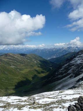 Tyrol, Avusturya 'da Stubai yüksek irtifa yürüyüş parkuru