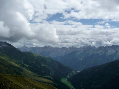 Tyrol, Avusturya 'da Stubai yüksek irtifa yürüyüş parkuru