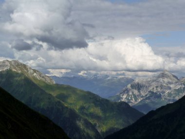 Tyrol, Avusturya 'da Stubai yüksek irtifa yürüyüş parkuru