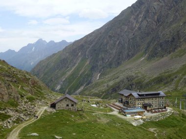 Stubai yüksek irtifa yürüyüş parkurunda Dresdner kulübesi, 4. Tur Tyrol, Avusturya