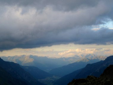 Stubai yüksek irtifa yürüyüş parkuru, Tyrol, Avusturya 'da 7. tur