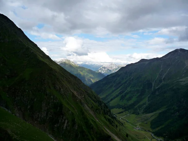 Tyrol Avusturya Stubai Yüksek Irtifa Yürüyüş Parkuru — Stok fotoğraf