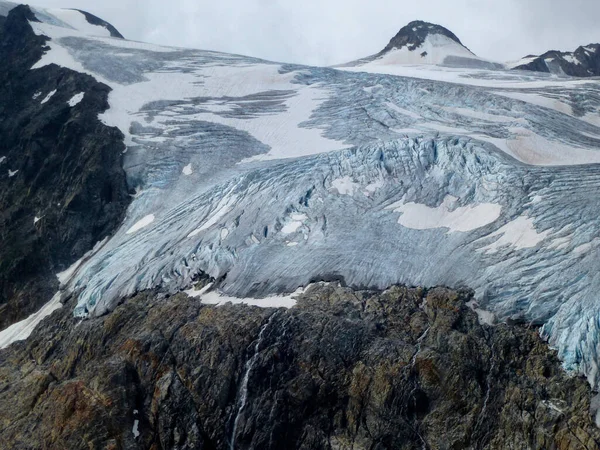 スチューバイ高山ハイキングコースのスルツェナウ氷河 オーストリアのチロルで5周 — ストック写真