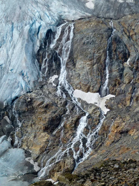 スチューバイ高山ハイキングコースのスルツェナウ氷河 オーストリアのチロルで5周 — ストック写真