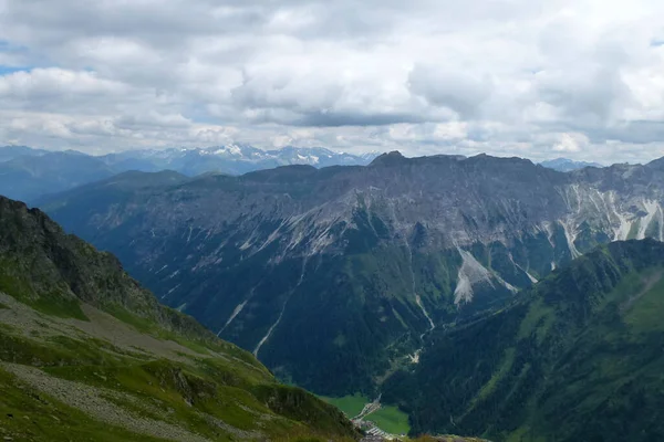 Stubai yüksek irtifa yürüyüş yolu, 8 tur Tyrol, Avusturya