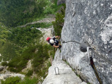 Yaz mevsiminde Seebenklettersteig 'de Ferrata, Tyrol, Avusturya üzerinden tırmanan