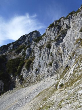 Almanya 'nın Bavyera kentindeki Hochstaufen Dağı' nda dağ yürüyüşü turu