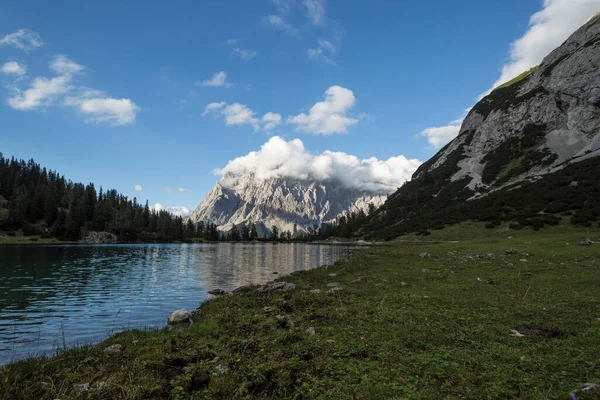 Seebensee Kilátással Zugspitze Hegyre Ausztria — Stock Fotó