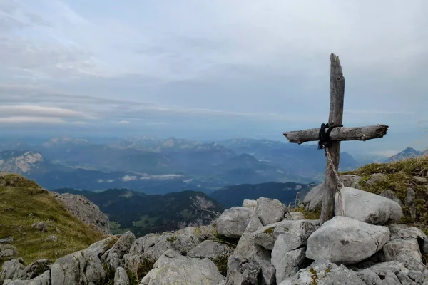 Σταυρός Μνήμης Στα Βουνά Hackenkopfe Wilder Kaiser Τιρόλο Αυστρία — Φωτογραφία Αρχείου