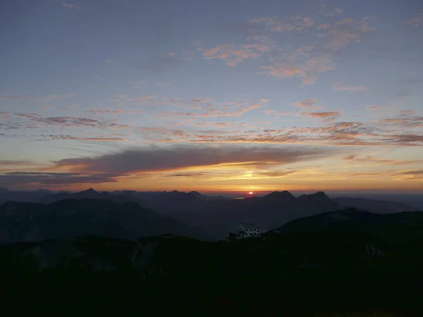 Atardecer Panorama Montaña Con Alojamiento Stoerhaus Montaña Untersberg Baviera Alemania — Foto de Stock