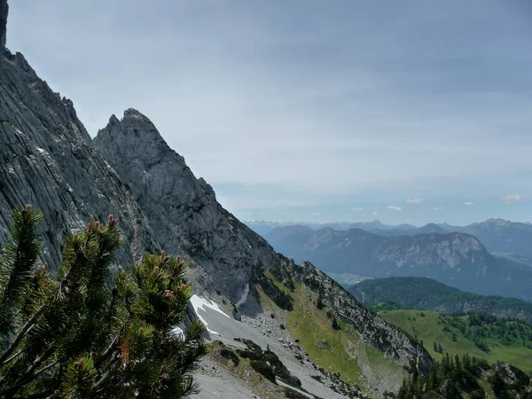 フェラタ経由のWidauersteg Scheffauer山 チロル オーストリア — ストック写真