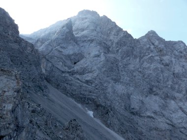Yüksek dağlık yürüyüş turu Zugspitze Dağı, Bavyera, Almanya